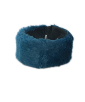 Soft faux fur elasticated headband
Main Colour: Teal
Onesize
SKU: W51020