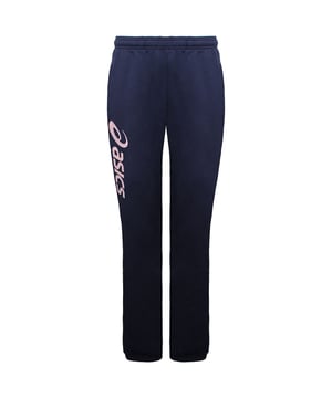 Asics Sigma Men's Navy Track Pants, een perfecte mix van stijl en functionaliteit voor je sportieve en casual kledingbehoeften. Deze trainingsbroek van Asics heeft een gestroomlijnde marineblauwe kleur en een prestatiegericht ontwerp, waardoor hij een essentiële toevoeging is aan je actieve kledingcollectie.

Belangrijkste kenmerken:

 Prestatiegericht Ontwerp:  De Asics Sigma Men's Navy Track Pants is ontworpen met een focus op prestaties en biedt comfort en functionaliteit tijdens verschillende fysieke activiteiten.

 Navy kleur: De marineblauwe kleur van de trainingsbroek biedt een veelzijdige en geraffineerde look die past bij een breed scala aan sportieve en casual outfits.

 Vochtafvoerende stof:  De trainingsbroek is gemaakt van vochtafvoerende stof, die zweet effectief van je huid afvoert om je droog en comfortabel te houden tijdens het sporten.

 Elastische tailleband:  De trainingsbroek heeft een elastische tailleband en een verstelbaar trekkoord, voor een aanpasbare en stevige pasvorm.

 Zakken met rits:  De broek heeft zakken met ritssluiting, zodat je je essentiële spullen zoals sleutels, telefoon of kleine voorwerpen veilig kunt opbergen tijdens activiteiten.

 Taps toelopend beenontwerp:  De trainingsbroek heeft taps toelopende pijpen, wat zorgt voor een moderne en gestroomlijnde look terwijl je toch makkelijk kunt bewegen.

 Ademend materiaal:  De trainingsbroek is gemaakt van ademend materiaal en zorgt voor optimale ventilatie zodat je koel en fris blijft tijdens intensieve workouts.

 Reflecterende details:  De broek heeft reflecterende details, die de zichtbaarheid in omstandigheden met weinig licht verbeteren voor extra veiligheid tijdens buitenactiviteiten.

 Veelzijdige Activewear:  De Asics Sigma Heren Navy Track Broek is geschikt voor een breed scala aan activiteiten, waaronder hardlopen, fitness, training of als comfortabele vrijetijdskleding.