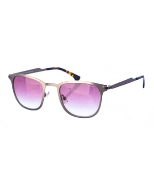 Gafas de sol Armand Basi con montura de metal.
 Color Plateado-habana
 Forma ovalada.
 Lentes de color Marrón degradado
Patillas de metal.
 Nombre de la marca grabado en la lente.
 100% Protección UV. 
 Incluye una funda de tela de protección.
Los colores reales del producto pueden variar ligeramente con respecto a los colores que muestra su monitor.
 
 Medidas  Ancho lente: 52 mm. Puente: 22 mm. Patillas: 145 mm.
 
 Limpiar las gafas con agua y jabón (neutro).
 - No utilice paños sucios o abrasivos, que puedan alterar las características de los filtros.
 - Utilice solo accesorios y repuestos originales.