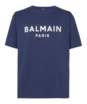Presented in a navy colourway with a cotton construction, Balmain's round-neck T-shirt boasts a contrasting logo print at the chest for a recognisable look