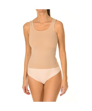 Wide strap top, Marie Claire.
 Skin color
 Peach skin effect texture.
 Withouth stitches.
 Round neckline.
 Very elastic and adaptable fabric.

 Composition: 90% Polyamide, 10% Elastane

 Care:
 - Wash at max temperature. 35th.
 - Do not use bleach.
 - Do not use dryer.
 - Do not iron.
 - Do not dry clean.