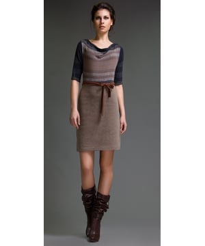 Gestreiftes Strickkleid mit Ellbogenärmeln und Futter