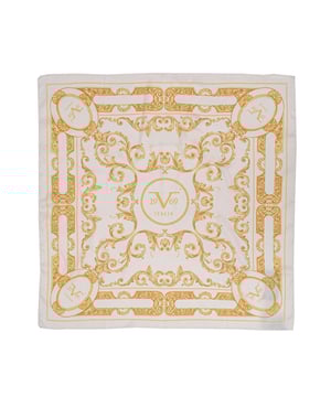 Lujoso Foulard 19V69 Italia para mujer.
  Diseno BAROCCO VAR 04 multicolor.
  Fabricado en Italia.
  Composicion 100% poliester.
  Medidas 90x90 cm.
  Perfecto para todas las estaciones.