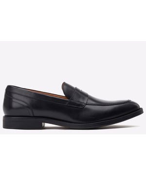 Crafted from premium leather, the Kennedy penny loafers by Base London boast a simple yet refined design. The classic penny loafer strap across the vamp and a cushioned Ortholite insole ensure unmatched style and comfort.- Quality leather uppers- Slip on loafer design- Intricate stitch detailing- Ortholite Insole- Grippy Rubber Sole
