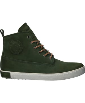 De AM02 is onze handgemaakte Original 6'' boot voor heren. De AM02 kenmerkt zich door het iconische en authentieke design, goede kwaliteit leer, een comfortabele foxing zool, leren veters, leren voering en een perfecte fit. Onze Original 6'' boots passen perfect onder een mooie denim.
