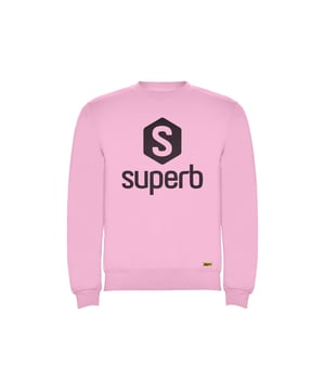 Sweatshirt Superb.
 Round neck.
 Brand print on the front.
 Ribbed cuffs and waistband.
 Seams seen in tone.
 Composition: 50% Cotton, 50% Polyester
 Care:
- Wash at max. 40ºC.
 - Do not use bleach.
 - Iron at low temperature.
 - Do not dry clean.
 - Do not use dryer.