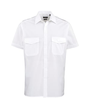 65% Polyester, 35% Katoen. Ontwerp: Eenvoudig. Zakken: 2 borstzakken, klepsluiting. Bevestiging: Knop. Mouwtype: Rolmouwtje, korte mouw. Halslijn: Verstevigde kraag. Epauletten. Voldoet aan de veiligheidsnorm: WRAP Gecertificeerd. 105gsm. Duurzaamheid: OEKOTEX.
