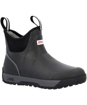 The ADB ICE was designed to work on wet ice while simultaneously being able to transition to other wet surfaces. This new boot features Glacier Trek Pro, our proprietary ice gripping compound paired with an SRC rated slip-resistant rubber.