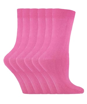 Deze superzachte katoenrijke sokken zijn perfect voor dagelijks gebruik, omdat ze eenvoudig en praktisch zijn. Deze sokken zijn rijk aan katoen en bieden de hele dag comfort omdat ze superzacht zijn om te dragen. Geweldig voor vrijetijdskleding of voor een formele gelegenheid. Ze kunnen ook worden gebruikt als comfortabele sokken voor schooluniformen. Deze superzachte sokken bieden je het grootste comfort en gebruiksgemak in alle dagelijkse situaties. Verkrijgbaar in veel verschillende kleuren in de damesmaat 4-7.