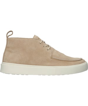 Deze Blackstone kuipzool in dit Chucka-ontwerp combineert moderne stijl met tijdloze charme, een must-have voor elke smart casual man. De Ruby Jerrik, met zijn elegante tweewegveters, vangt de essentie van een Chucka, en voegt verfijning toe aan elke outfit.