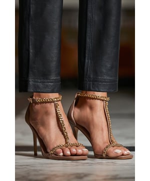 Outfit upgrade, incoming
Head-turning chain embellishment
Wear-with-everything tan leather
For Saturday night drinks or special occasions
Style with a statement dress or elevate jeans and a nice top