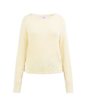 Ist der weich! Das flauschige Fransengarn, das aus dem myMo Pullover gestrickt ist, ist ultraweich und verleiht dem Pullover einen besonders chilligen Look. Schmaler, kurzer Schnitt, klassischer Rundhals, mehr braucht er nicht, um im Nu zum Liebling aufzusteigen.  Strickpullover