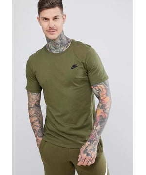 Nike Crew Neck Club Mens T Shirt.     
Cotton Jersey Tee.     
Ribbed Crew Neck and Short Sleeves.     
Embroidered Swoosh and Nike Logo.          
Standard Fit for A Relaxed, Easy Feel.