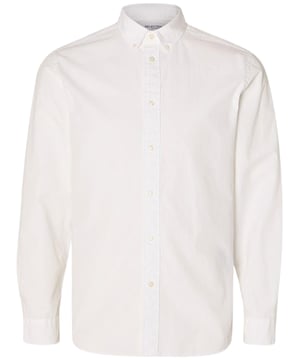 Erleben Sie das perfekte Zusammenspiel von Eleganz und Komfort mit dem Herrenhemd von Selected Homme.   Dieses Hemd besticht durch seine durchgehende Knopfleiste und den klassischen Button-down-Kragen, die ihm einen anspruchsvollen Look verleihen.   Gefertigt aus hochwertigen Materialien bietet er außergewöhnlichen Tragekomfort und eine atmungsaktive, strapazierfähige Qualität.   Die langen Ärmel mit geknöpften Manschetten und der Slim Fit sorgen für eine moderne, schlanke Silhouette.   Der gerundete Saum rundet das Design stilvoll ab und sorgt für eine angenehme Passform.   Dieses Hemd ist die ideale Wahl für jeden Tag - zeitlos und vielseitig für Ihre Alltagsgarderobe.   Genießen Sie sowohl elegante als auch bequeme Momente mit einem Hemd, das sowohl in der Freizeit als auch im Business überzeugt.
