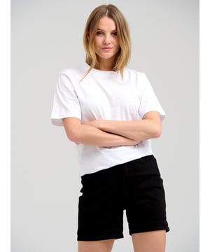 Denim Shorts von TeeShoppen
Dies ist ein Paar Shorts von TeeShoppen. Shorts sind die perfekte Ergänzung für Ihre Sommergarderobe. Wenn Sie den ganzen Sommer über schick und modisch sein wollen, brauchen Sie unbedingt diese tollen Shorts von TeeShoppen. Hier sehen Sie Shorts in der Farbe Schwarz.

 Welche Größe haben die Shorts?  
Die Shorts können in 7 verschiedenen Größen ausgewählt werden. Siehe und wählen Sie die Größe unter "Größe". Die Größen sind für Frauen angepasst.

 Über TeeShoppen
Bei TeeShoppen glauben wir nicht immer, dass Preis und Qualität Hand in Hand gehen, und wir wollen das beweisen. Unser Sortiment umfasst modische Basic-Kleidung, die wir selbst tragen möchten. Und sie ist nicht langweilig, nur weil sie einfach ist. Unsere Kleidung ist so konzipiert, dass sie für eine Vielzahl von Anlässen geeignet ist und gleichzeitig aus hochwertigen Materialien hergestellt wird, die einen hohen Tragekomfort gewährleisten. Sie wünschen sich einen zeitlosen Anbieter von Mode für Damen und Herren? Dann sind Sie bei uns genau richtig. Bei TeeShoppen zahlen Sie nicht für teure Marken und Kosten, sondern nur für Qualität und Service, der uns wichtig ist. Und natürlich erweitern wir unser Sortiment ständig im Einklang mit der Mode, so dass Sie bei uns immer eine moderne Basic-Kleidung finden können.