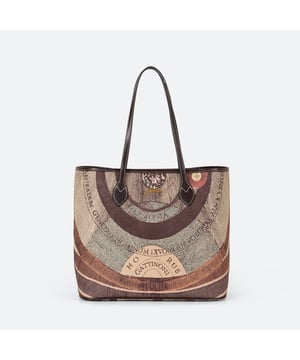 No sólo estilo, sino también practicidad. El bolso tote Gattinoni Planetarium es perfecto para llevar todo lo que necesitas a lo largo del día, sin renunciar a un toque de originalidad. Su gran capacidad y sus cuidados detalles la convierten en la compañera de viaje ideal.
Dimensiones: A33 x A18,5 x P29 cm