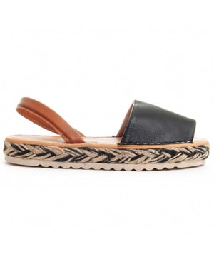 Sandalia casual para mujer. Ajuste cómodo. Plantilla acolchada. Suela antideslizante. Costura reforzada. Fabricado por otras marcas para nuestra marca. Medidas aproximadas: plataforma de 3 cm.