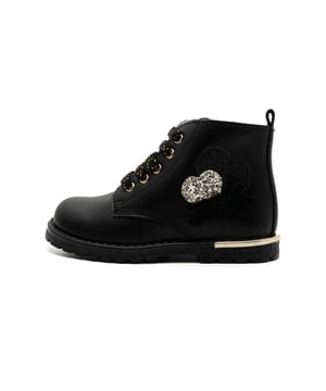 Color: Negro 100 Upper: Piel Interior: Piel Suela: Material sintético Cierre: Cordones, cremallera Detalles Corazones con purpurina y lazo de tela en el lado externo Ajuste: Regular Ocasión: Tiempo libre