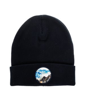 Men's hat John Frank.
 Hat with a very pleasant touch.
 Hemmed hat, with sewn label and brand name.
 Composition: 100% cotton
 Care:
Hand wash at max temperature. 30º.
 Do not use bleach.
 It does not allow the use of a dryer.
 Iron at max temperature. 110º.
 Do not dry clean.