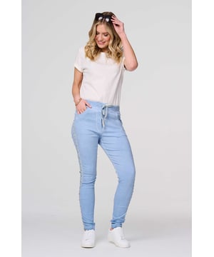 Keep it casual with these stylish skinny fit trousers. They feature a drawstring tie waist, pockets, a skinny fit and ankle grazer turn up hems. These comfortable trousers are perfect for casual days out or work - just pair with a t-shirt or blouse to dress them up or down.
