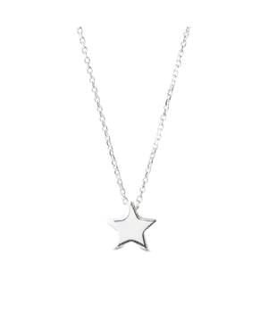 Sterling zilveren 925 sterrenketting met gerhodineerde afwerking. Delicate ontwerpen geven naam aan MOMENTS TO SHINE in puur zilver. Sieraden die een krachtige delicatesse distilleren en kleurrijke en unieke vormen combineren, zorgvuldig gerhodineerd, roségoud en geelgoud op 925 sterling zilver, waardoor een minimalistische sfeer ontstaat waarin elegantie vanzelf straalt, geïnspireerd door de onbewuste muze van streetstyle artiesten die geloven dat vrouwen zich kleden naar hun oren: het sieraad altijd laten spreken en het als uitgangspunt kiezen.  Het verfijnde en delicate heeft het gewonnen van het strakke en energieke in een afwerking die alleen geschikt is voor vrouwen die op zoek zijn naar een meer verfijnde touch: een (on)verwarrend stijlicoon.