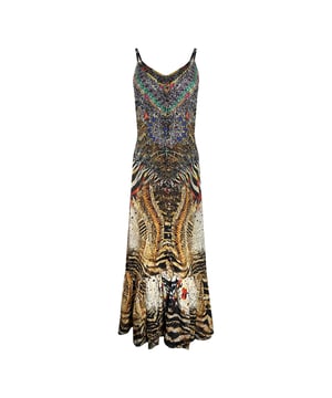 Zeigen Sie Ihren Stil mit dem Inoa Print Dress. Sein schmeichelhafter Druck macht es zu einem zeitlosen Stuck fur Ihre Garderobe. Aus luxuriosem Stoff gefertigt, setzen Sie bei jedem Tragen ein Statement. Geben Sie ein Statement mit Stil ab! 100 % Seide, Trager-Maxikleid mit Formdruck-Design, Maxikleid mit Ruschentragern. Dieser Artikel ist fur die Grossen UK 8 bis UK 14 geeignet. Produktstil: Golden Eagle 120214