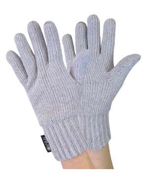 Wenn im Winter kalte Temperaturen herrschen, sind es immer die Hände, die zuerst kalt werden. Wenn Sie auf der Suche nach Handschuhen mit fachmännischem Strick und einem effektiven Futter sind, um Ihre Hände warm zu halten, dann sind diese Damen THMO Vollfingerhandschuhe mit Thinsulate-Futter die Handwärmer, die Sie brauchen. Diese Handschuhe bestehen aus zwei Elementen, die dafür sorgen, dass Ihre Hände nicht einfrieren. Die äußere Schicht ist aus 100% Acryl gestrickt und soll Ihre Hände vor dem rauen Wetter schützen. Die Innenseite der Handschuhe ist mit 3M Thinsulate gefüttert. Thinsulate ist bekannt für seine wärmeisolierenden Eigenschaften und gilt als eine der effektivsten Fütterungen auf dem Markt. Der Zweck des Futters ist es, heiße Luft im Inneren der Handschuhe einzuschließen und die Luft nahe an der Haut zu halten. Das gerippte Bündchen der Handschuhe ist eng genug, um das Entweichen der warmen Luft zu verhindern, aber nicht zu eng, um unbequem zu sein. Das THMO-Logo hängt ebenfalls an der Manschette und hebt Ihre Handschuhmode vom Rest ab. Denken Sie daran... SEI WARM, DENK AN THMO. Diese Handschuhe sind in 3 Farben erhältlich, darunter Schwarz, Hellgrau und Rot, und es gibt eine Einheitsgröße. Sie sind aus 100% Acryl und bestehen aus 2 Schichten. Sie sind sicher in der Maschine waschbar.