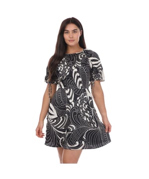 Ted Baker Faridda Printed Puff Sleeve Mini Dress in zwart.Verlevendig je garderobe met de retro geïnspireerde FARIDDA jurk. Met zijn prachtige retro swirl print das-up rug en prachtige ruched mouwen is de enige vraag: zal je het dragen om te lunchen of naar een feestje? - A-lijn.- Korte ruched mouwen.- Ritssluiting.- Das-up rug.- Gevoerd.- Retro swirl print.- Shell: 100% Polyester; Voering; 100% Polyester.  Handwas.- Ref: 268466BLACK
