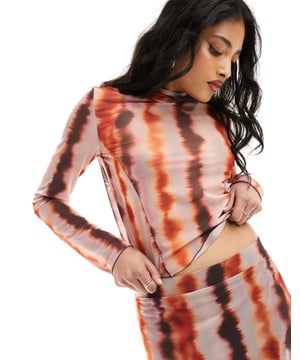 Tops by Pieces Your new go-to Abstract design Crew neck Long sleeves Regular fitSold By: Asos
