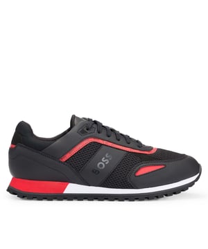Met de BOSS Parkour Runners verhoog je moeiteloos je actieve stijl. Deze schoenen hebben een veterontwerp voor comfort en flexibiliteit en een mix van texturen voor een moderne uitstraling. De EVA en rubberen buitenzool bieden uitstekende tractie en langdurige duurzaamheid, versterkt door een luxe lederen afwerking voor een vleugje verfijning. Ideaal voor een ochtendwandeling in het park of een casual boodschap in de namiddag. Ref: 50507929006.