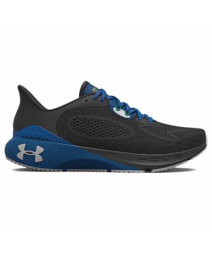 El Under Armour Hovr Machina 3 tiene una parte superior ligera que mantendrá el pie de forma segura en su lugar y ofrece la máxima transpiración. El diseño estratégicamente mapeado sin superposiciones o costuras está diseñado para mantener los pies frescos y cómodos. La amortiguación de Hovr ™ receptiva reduce el impacto y ofrece un gran retorno de energía para impulsarlo hacia adelante, mientras que la suela exterior de goma también está mapeada para la durabilidad y tiene zonas flexibles para un movimiento más natural. Un diseño de talón aerodinámico con envoltura de tacón TPU le dará un ajuste bloqueado y más soporte.


Spacer de urdimbre de ingeniería superior para una contención liviana óptima y transpirabilidad
Diseño estratégicamente mapeado sin superposiciones o costuras para que pueda poner en las millas sin irritación
Diseño del talón aerodinámico y envoltura de talón de TPU externo para mayor soporte y ajuste de bloqueo
Sockliner moldeado de Eva proporciona comodidad, resistencia y amortiguación adicionales para un rendimiento de alto kilometraje
La amortiguación de UA Hovr ™ receptiva reduce el impacto, los retornos de energía y la ayuda a impulsarlo
Suelas exteriores de goma canalizadas para su durabilidad en áreas de alto uso y zonas flexibles para promover el movimiento natural