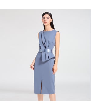 Afzonderlijke satijnen riem die de taille onderstreept, gemonteerde kleermaker gesneden en het algemene silhouet en de voorste spleet benadrukt. Een statement -stuk voor een cocktail of een chique avond.
Productdetails
• Vorm: kleermaker, gemonteerd
• Lengte: 115 cm
• Boothals
• Versnipper in het midden van de ritssluiting