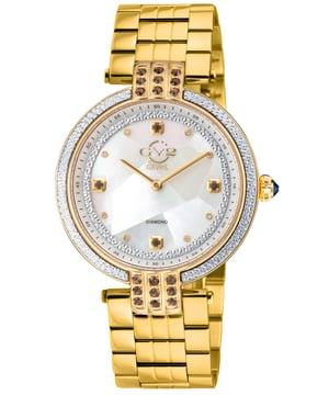 GV2 12808B Reloj de Diamantes con Piedras Preciosas para Mujeres de la Colección Matera GV2 Reloj de Cuarzo Suizo con Piedras Preciosas para Mujeres de la Colección Matera, Caja redonda de IPYG de 36 mm, Bisel con Diamantes tallados y 18 Gemas de Citrino de Té en las Asas. Esfera de Puzzle de Madreperla blanca con 8 Diamantes tallados individuales, 4 Gemas de Citrino de Té. Corona de extracción/pulsación con  Brazalete de IP Dorado Amarillo con cierre desplegable Hebill1, Crystal de Zafiro Antirreflectante, Resistente al Agua hasta 50 Metros/5ATM. Movimiento de Cuarzo Suizo, Ronda 762.