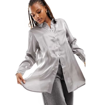 Tops by Pieces Love at first scroll Spread collar Button placket Chest pocket Long sleeves Regular fitSold By: Asos
