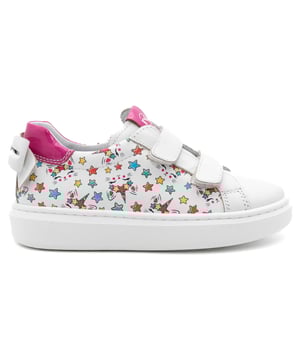 Especificaciones: Zapatillas de piel con estampado de dibujos animados en los laterales, lazo brillante en el talón y logo en la lengüeta Parte superior: Cuero Cordones: Tira Tipo de suela: Ligeramente elevada en el talón
