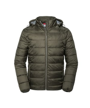 Gewebetechnik: Aquapel, Atmungsaktiv, Wasserabweisend, winddicht. Polyester. Design: Gesteppt. Kontrastfarbener Reißverschluss, Durchgehender Reißverschluss. Zugang zur Dekoration, Kinnschutz, Reißverschluss-Schutz innen. Taschenart: 1 Innentasche, 2 Vordertaschen, Reißverschluss. Kapuzenmerkmale: 3 Panele, anpassbar, Mit Reißverschluss trennbar. Nachhaltigkeit: Amfori-Freigabe, BSCI, DuPont, Verein für faire Arbeit, Oeko-Tex Standard 100 zertifiziert. Futterstoff: Kontrast. Langärmlig. Material: Ohne PFC (per- und polyfluorierte Chemikalien). Stehkragen. Saum: Mit Stretch. Bündchen: Mit Stretch.