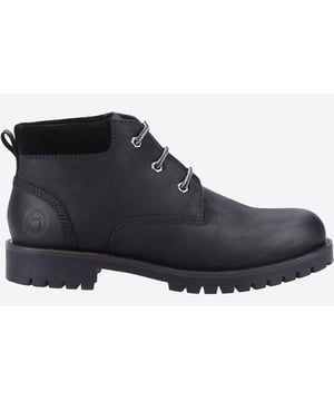 Inspired by the rolling hills of the Cotswolds and terrains that demand more from your footwear, the Banbury is a men's rugged country chukka style waterproof boot crafted with a premium Nubuck leather upper and chunky hardwearing sole.
- Men's rugged country Chukka style waterproof boot crafted with a premium Nubuck leather upper
- Lace up style with 3 eyelets
- Embossed Cotswold branding on tongue and side.