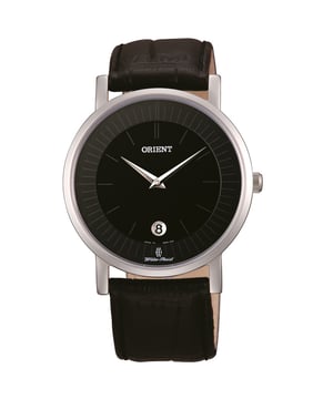 Orient Uhr FGW01009B0  
Geschlecht: Herren  
Hauptfarbe: Silber  
Uhrwerk: Quarz: Batterie  
Anzeigeformat: Analog  
Wasserdichtigkeit: 5 ATM  
Verschluss: Dornschließe  
Funktionen: Datumsanzeige  
Gehäusefarbe: Silber  
Gehäusematerial: Edelstahl  
Gehäusebreite: 38  
Gehäuselänge: 38  
Ziffernblatt: Kein  
Armbandfarbe: Schwarz  
Armbandmaterial: Leder  
Gurtbreite: 20  
Handgelenkumfang (max.): 210  
Lieferumfang: Uhrenbox  
Stil: Klassisch, Elegant  
Gehäusehöhe: 7  
Glas: Saphirglas  
Anzeige-Farbe: Schwarz  
Energieversorgung: Kein Automatik  
Lunette: keine  
Uhren Extra: Keine  