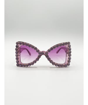 Oversized Triangular Crystal Gem Sunglasses in Purple
Frame Colour: Purple
Lens Colour: Purple
Material: PC Frame PC Lens
Material: Plastic
One Size
FDA Approved
UV 400 PROTECTION IN ACCORDANCE WITH 89/686/EEC BS EN ISO 123-1:2013SKU:SG2406003