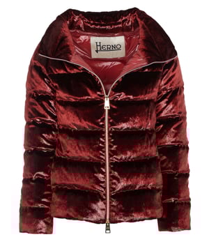 100% poliéster; chaqueta herno;  Modelo: PI1318D15019 5980;  Mano de obra de alta calidad;  cuello alto;  cremallera bidireccional;  Dos bolsillos laterales;  Detalles metálicos en tono dorado;  forro hacia abajo;  Tejido de terciopelo brillante;  Detalles del logotipo de Herno.