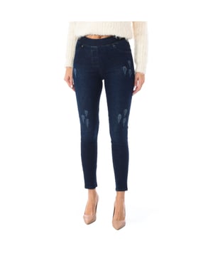 Stretch denim legging from the Dynamic brand.
 Long denim pants.
 Elastic waist without belt loops.
 Two pockets on the back.
 Two false pockets on the front.
 Narrow cut hems.
 Elastic fabric.
 Worn effect.
 Seams seen in tone.
 Composition: 90% Cotton, 7% Elastane
 Care:
Wash at maximum temperature 30º.
 Do not dry clean.
 Supports ironing at low temperature.
 Does not allow dryer.