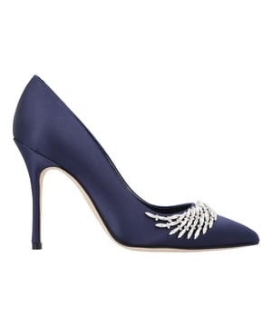 105mm high heel
Top satin
Crystal decorated
Pointed at the front
Leather sole
Made in Italy
Materials: 72% viscose, 28% silkMeasurments:  height: 2667 mm