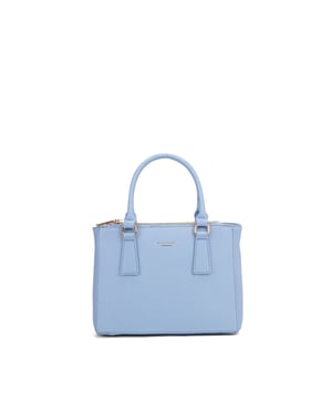 Damenhandtasche mit Reißverschluss. eine mit Reißverschluss-Innentaschen. Eine Vorderseite mit Reißverschluss und eine Rückseite mit Reißverschluss-Außentaschen. verstellbarer und abnehmbarer Schultergurt. Im PU-Griff. ein Innenfach.  Außenmaterial. Innen ungefüttert. Maße: 27x20x11,5 cm. Modeprodukt