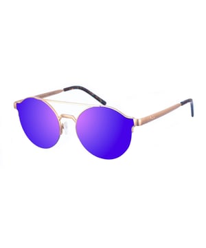 Gafas de sol Kypers con montura de metal.
Color Dorado
Forma redonda.
Lentes de color Rosa
Patillas de metal y acabado en acetato, con el nombre de la marca grabado en aplicación metálico.
100% Protección UV. 
Cristales antirreflejo.
Incluye una funda de tela de protección.

Medidas  Alto lente: 48 mm
Ancho lente: 56 mm.
Puente: 18 mm.
Patillas: 140 mm.

Limpieza y manutención:
-Limpiar las gafas con agua y jabón (neutro).
- No utilice paños sucios o abrasivos, que puedan alterar las características de los filtros.
- Utilice solo accesorios y repuestos originales.