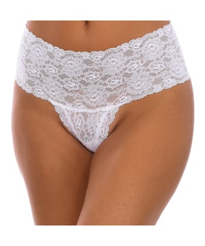 Panties Janira.
 Intimate adaptable panty style.
 Embroidered flower detail.
 Fine garments without fabric marks.
 Decorative embroidered details.
 Comfortable and breathable microfiber fabric.
 Seams seen in tone.
 Composition: 84% Cotton, 16% Elastane
 Care:
-Wash at a maximum temperature of 30º.
 -Do not use bleach.
 -Do not use an iron.
 -Do not use dryer.
 -Do not dry clean.