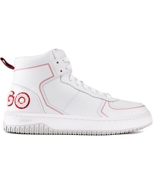 Presentamos las zapatillas altas de HUGO, Kilian Hito, con su carácter de baloncesto retro. La zapatilla de diseño combina comodidad, diseño y sencillez. Una versión moderna de una zapatilla Hi-top tradicional, con una parte superior blanca de material mixto de primera calidad con detalles en rosa y rojo, un acogedor cuello en el tobillo de piel sintética y una gran marca distintiva.