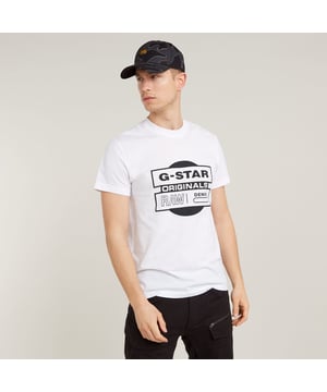Rippenausschnitt. G-Star RAW Grafikdruck auf der Vorderseite. Keine Verschluss. Das T-Shirt Originals Underground ist eines der Grafik-T-Shirts, die wir aus Bio-Baumwolle entwickelt haben. Diese gerade geschnittene Version zeigt einen Grafikdruck auf der Vorderseite. 100% Bio-Baumwolle. Eingearbeiteter Stretch. Jersey-Strick.
