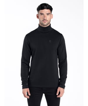 LUKE Mainline is all about creating well-crafted, premium wardrobe essentials and this all black roll neck sweat is case in point. It is cut from a soft modal mix fabrication and features a black shiny raised metal lion felt badge on the left chest.