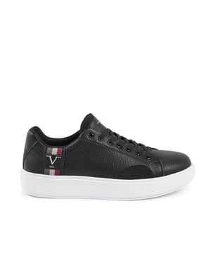 Sneaker sales shop 218