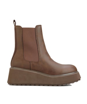 Womens Rocket Dog Heyday Platform Chelsea Boots in brown.- Textile upper.- Slip on fastening.- Elasticated side panels.- Plush foam insole.- Textile and Synthetic lining.- Rubber platform sole.- Ref: HEYDAY1